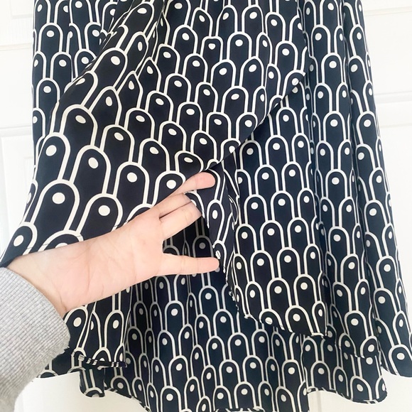 Armani Exchange Graphic Wrap Skirt size S - Picture 3 of 6